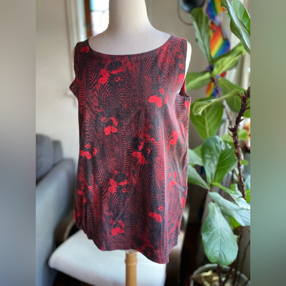 Vintage Hand-Tailored Red and Black Floral/Swirl/Dot pattern Sleeveless Top